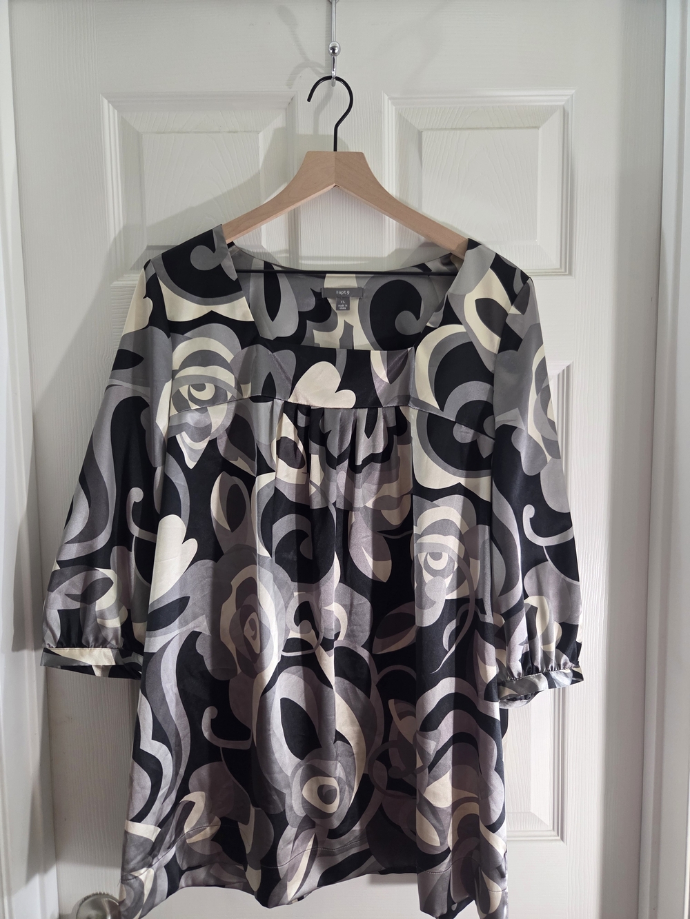 Apt. 9 Black, Gray & Cream Abstract Scoop Neck Blouse